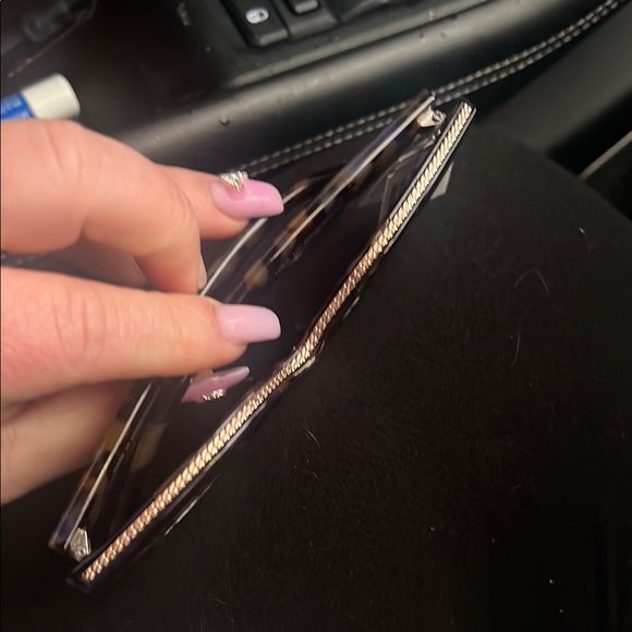 Stylish Tortoise Shell Sunglasses - Picture 6 of 6